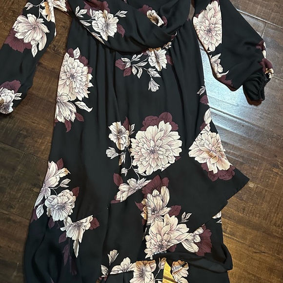 Badgley Mischka Le Tote Size 6 Floral Ruffle Midi Dress - Picture 2 of 4